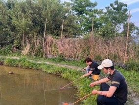 小龙虾塘钓鱼技巧和方法（揭秘小龙虾塘钓鱼的有效技巧和实用方法）