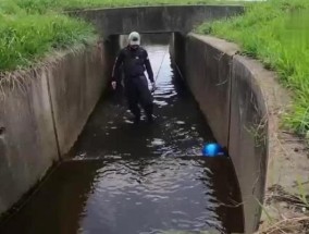 小水沟下竿钓鱼技巧（技巧让你轻松在小水沟下竿钓到丰收）