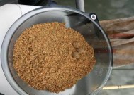 如何掌握钓鱼大钩搓饵技巧？搓饵的正确方法是什么？