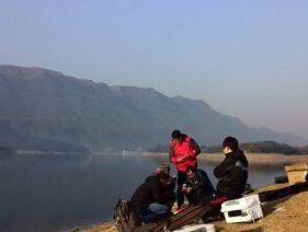 冬天冰钓如何快速发窝？有哪些有效技巧？