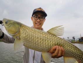 大鱼咬钩钓鱼技巧有哪些？如何应对大鱼咬钩时的常见问题？