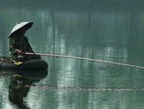 钓鱼人抓螃蟹技巧教学（掌握螃蟹捕捉的窍门，尽享海鲜盛宴）
