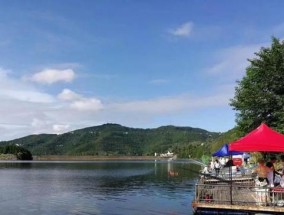 淡水湖泊夏季垂钓选位技巧是什么？如何选择最佳钓位？