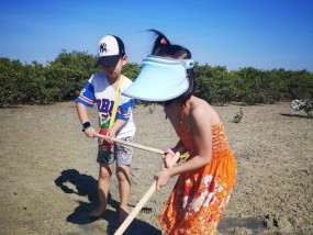 钓鱼赶海抓螃蟹技巧（掌握螃蟹抓捕的窍门，提高钓鱼赶海的效率）