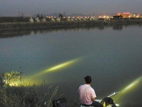 寒冬黑坑夜钓技巧（揭秘钓鱼高招）