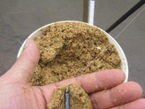 如何应对钓鱼时小鱼闹漂的困扰？有效技巧有哪些？