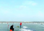 冬天水库凿冰钓鱼技巧是什么？如何安全有效地进行？