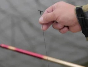 钓鱼技巧大全（掌握钓鱼找底的绝妙技巧）