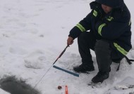 冬天河边钓鱼的方法和技巧是什么？如何提高钓鱼成功率？