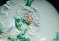 青菜打窝钓鱼技巧大揭秘（青菜打窝钓鱼的关键技巧及注意事项）