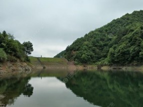 小深坑钓鱼技巧（探秘小深坑钓鱼技巧）