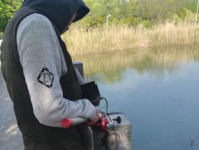 小桥水库钓鱼技巧与方法（让你在小桥水库轻松钓到丰富鱼群的秘诀）