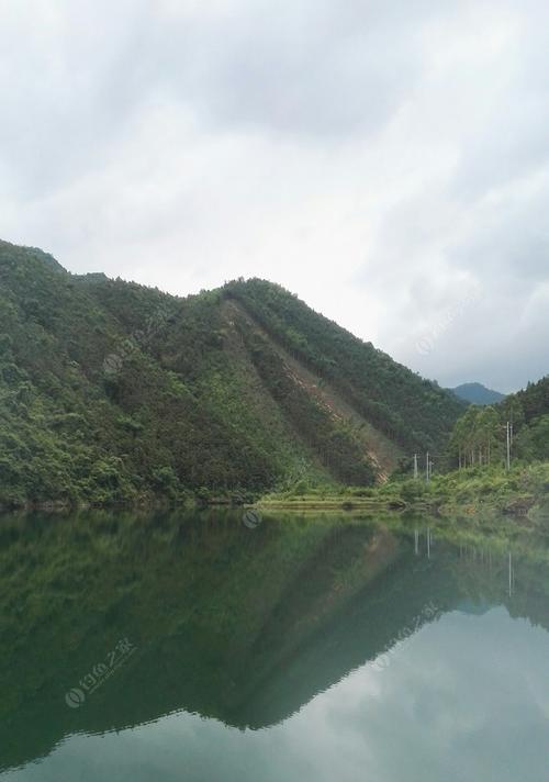 傍晚水库钓鱼技巧（揭秘傍晚水库钓鱼的窍门，让你收获满满！）  第1张