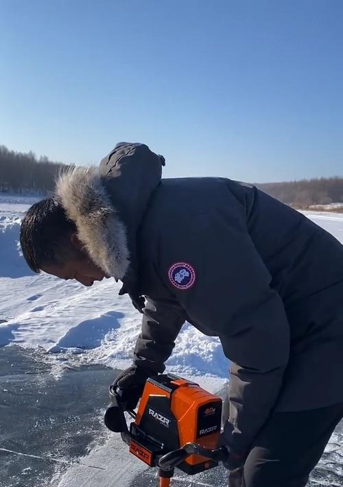 冰面钓鱼的最新方法与技巧（冰面钓鱼，提升钓鱼成功率的关键技巧）  第1张