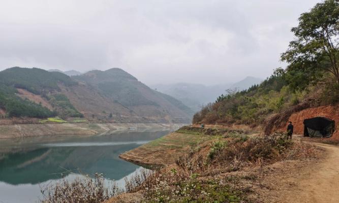 采桑湖钓鱼技巧大揭秘（享受钓鱼乐趣，掌握采桑湖的技巧诀窍）  第2张