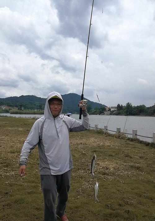 钓鱼抽筋技巧教程（让你成为抽筋高手！）  第2张