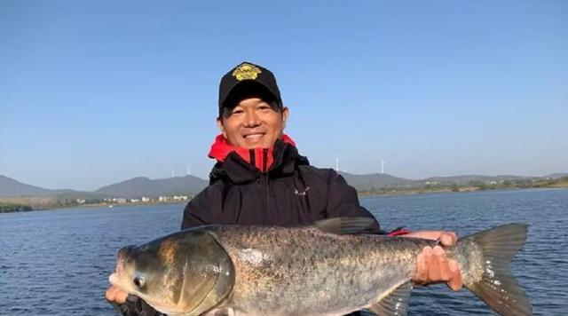 钓鱼大咖匹配赛技巧（提升技能、提高竞技水平）  第2张
