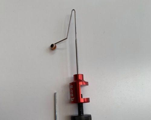 钓鱼技巧脱钩器的使用方法（轻松解决钓鱼中的脱钩难题）  第2张