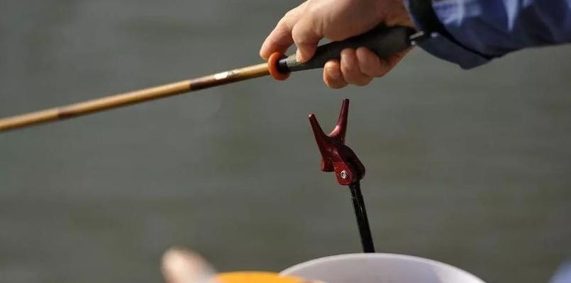 野河钓鱼技巧之海竿应用（掌握正确的技巧）  第1张