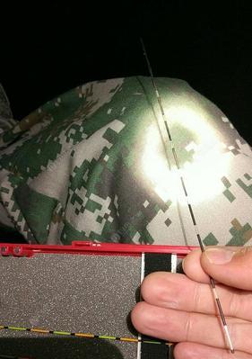 黑坑夜钓浮漂使用技巧（掌握关键技巧提升夜钓效果）  第3张