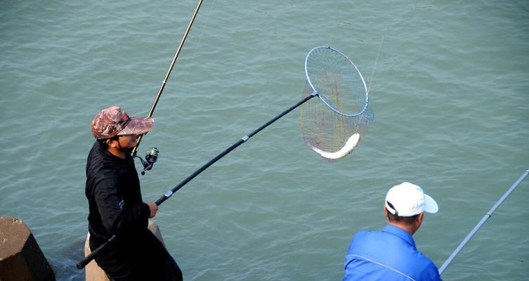 黑龙江省夏季钓鱼技巧（解析夏季钓鱼的窍门）  第2张