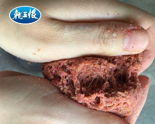 提升钓鲫鱼成功率的饵料搭配技巧（掌握关键饵料搭配）  第3张