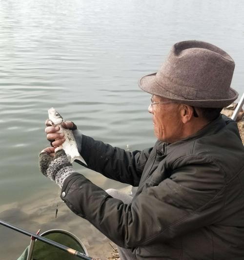蓝山鱼钩钓鱼技巧（掌握这些技巧）  第3张