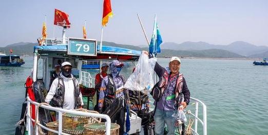 万亩渔场钓鱼技巧（掌握万亩渔场钓鱼技巧）  第1张