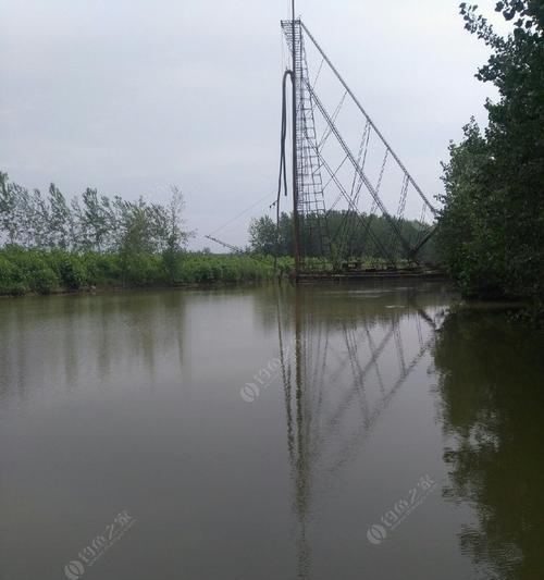春天河道阴天钓鱼技巧是什么？如何提高钓鱼成功率？  第1张