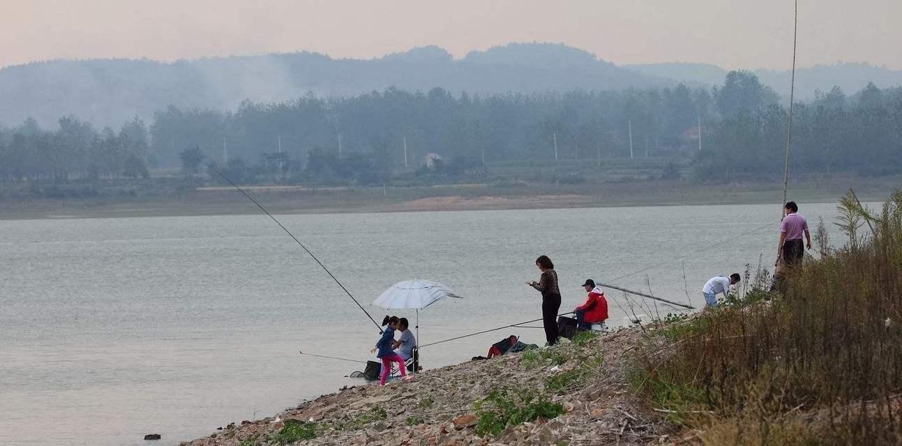 大水面溪流钓鱼技巧有哪些？如何提高钓鱼成功率？  第2张