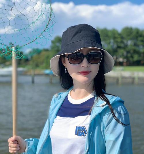 钓鱼穿衣搭配技巧女？如何选择适合的钓鱼装备？  第2张