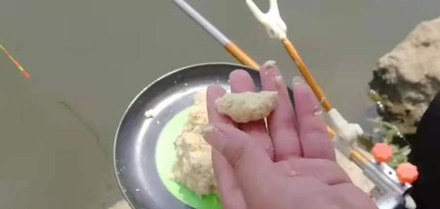 如何提高钓鱼技巧？最佳饵料和抛竿方法是什么？  第3张