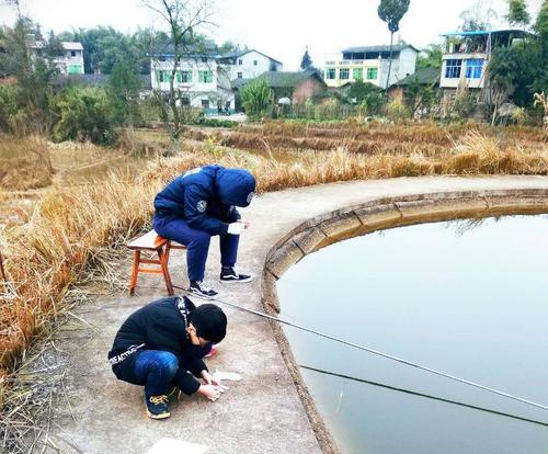冬天钓鱼技巧如何选钓位？哪些因素决定最佳钓位选择？  第1张