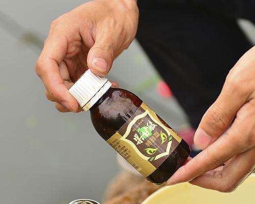 冬天黑坑冰钓鲫鱼技巧是什么？如何提高冰钓鲫鱼的成功率？  第1张