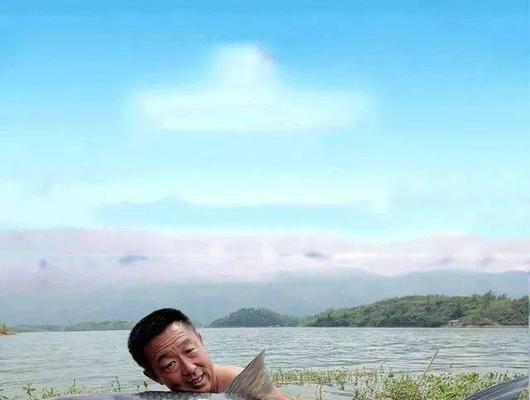 冬天在农村小河野钓鲫鱼有哪些技巧？如何提高钓鲫鱼的成功率？  第1张