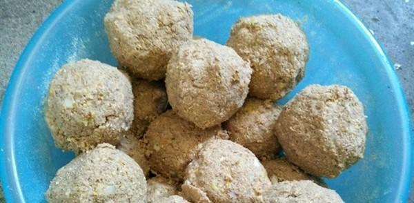 豆饼钓鱼打窝技巧是什么？如何正确使用豆饼打窝？  第2张