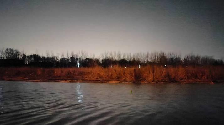 海竿夜钓钓鲫鱼技巧有哪些？如何提高夜钓鲫鱼的成功率？  第2张