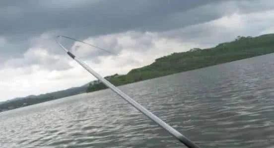 海上钓鱼技巧有哪些？需要注意哪些事项？  第1张